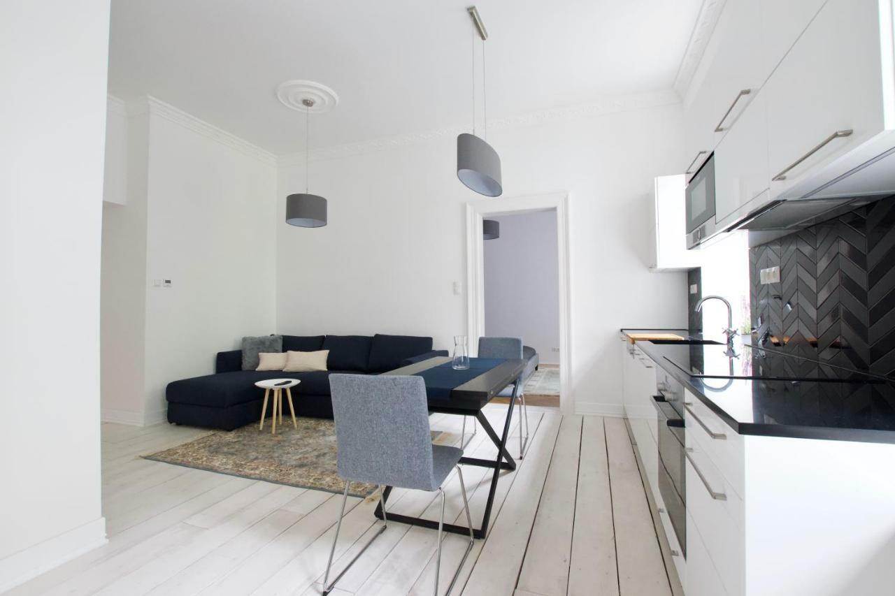 Luxury Apartment By Hi5 - Oktober 6 Street Boedapest Buitenkant foto